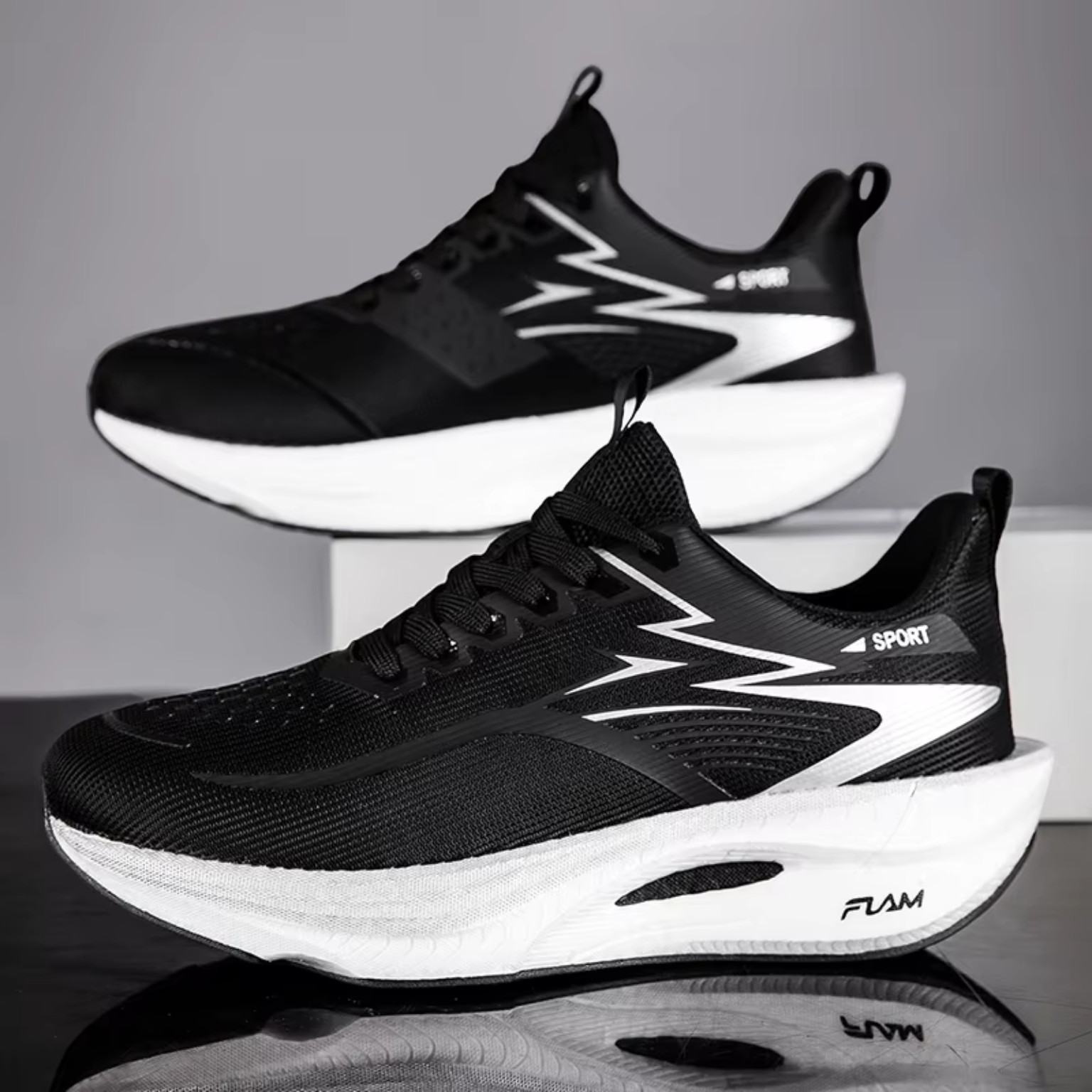 Lightweight Breathable Sports Running Shoes product image